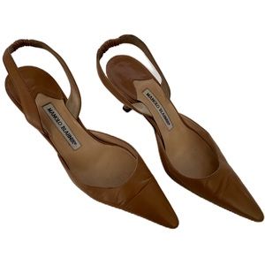 Manolo Blahnik Carolyn Kitten Heel Halter Pumps Almond Beige Size 37 (7)